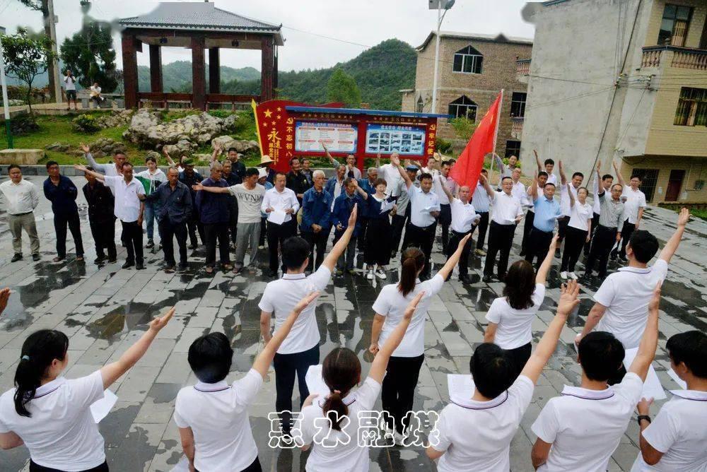 工作20年大厨：做鲫鱼汤时，千万别用错“水”，否则腥味重还难喝